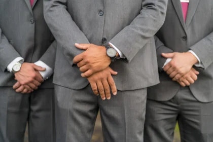 A shallow focus shot of groom and groomsmen in a g 2026 01 11 10 08 37 utc - Offentlige registre og databaser nyttige for bedrifter (UI, API...