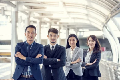 Asian diversity multicultural business corporate p 2026 01 08 08 15 05 utc - Forskjellen på enkeltpersonforetak (ENK) og aksjeselskap (AS)