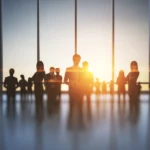 Backlit crowd of businesspeople working together i 2026 01 11 08 40 08 utc - Hvordan bruke Altinn som bedrift