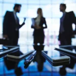 Cellphones and pen 2026 01 05 23 59 35 utc - Vanlige utfordringer i samarbeid mellom selskaper