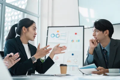 Diverse business professionals engaged in a dynami 2026 01 08 05 55 36 utc - Hvordan si nei på en tydelig og respektfull måte