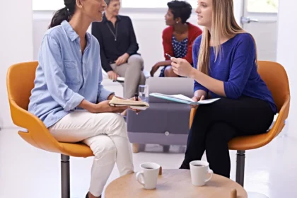 Divide and conquer shot of a group of female desi 2026 01 09 10 40 50 utc - Slik bygger du tillit i team og samarbeid