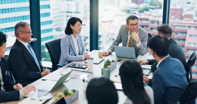 Employees finance and office meeting for review 2026 01 09 09 25 47 utc - Slik bygger du tillit i team og samarbeid