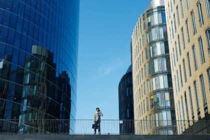 Outdoor communication 2026 01 08 23 42 24 utc - Hvordan regne ut ROI for outsourcing: mal og eksempler (TCO, payback, sensitivitet)