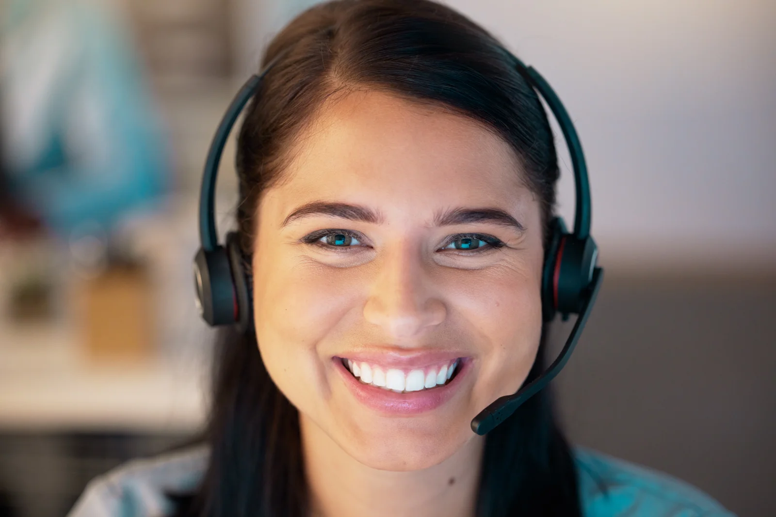 Portrait of one happy young smiling caucasian call 2026 01 09 10 10 48 utc - Kost-nytte-analyse for konsulentbruk: mal + eksempler (NPV, sce...