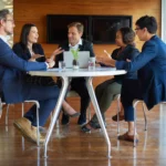 Shot of a group of corporate businesspeople workin 2026 01 09 11 32 16 utc - Kommunikasjon i samarbeid: møtestruktur, tilbakemeldingskultur...