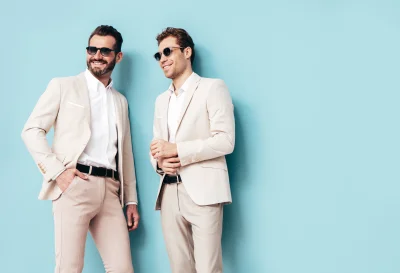 Two handsome men in suit posing in studio 2026 03 18 05 00 18 utc - Komplett guide: Alle støtteordninger fra Innovasjon Norge (tilskudd, lån...