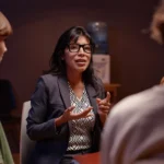 Woman running group psychotherapy 2026 01 09 00 46 17 utc - Hvordan starte et AS, steg‑for‑steg (inkl. sjekkliste og tidslinje)