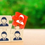 Wooden puzzles with the image of workers 2026 01 08 23 12 46 utc - Hva er en rolle? Plikter, rettigheter og forventninger