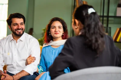 Young indian happy couple and female corporate con 2026 03 13 15 32 04 utc - Samordnet registermelding: Slik registrerer du en ny virksomhet...